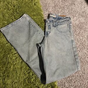 Levi’s premium Low loose women jeans.